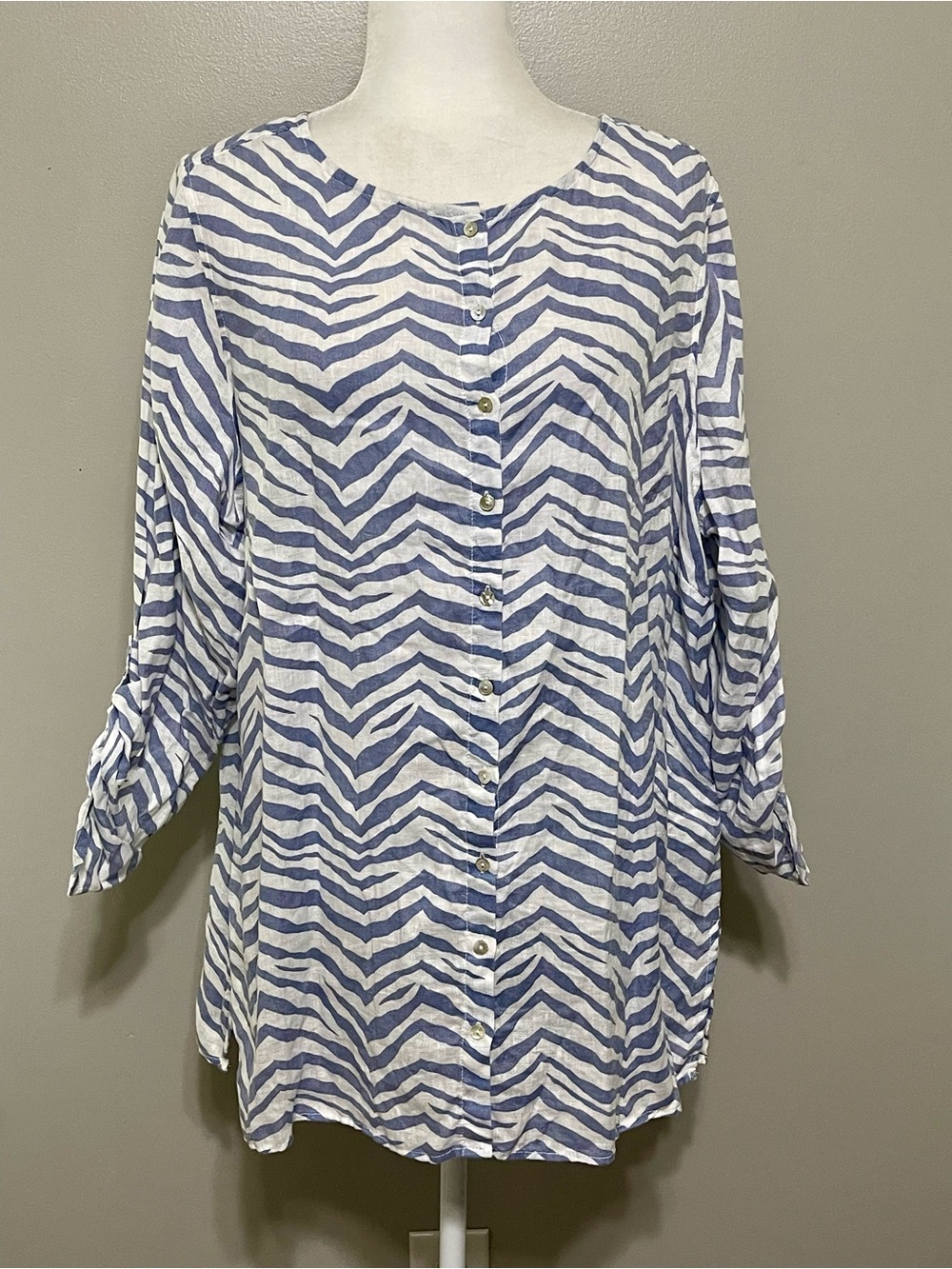 Tahari 100% Linen Button Front Shirt Women 1X Blue/White Roll Tab Tunic Top Boho